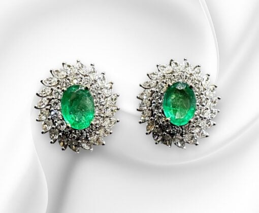 Pendientes de esmeraldas y diamantes